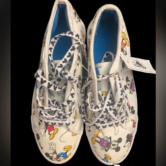 Disney Shoes - Disney parks canvas shoes low top sneakers size 7 NWT